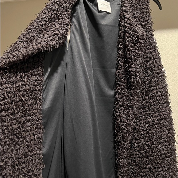 Women's Black Textured Sweater Vest - Picture 4 of 4